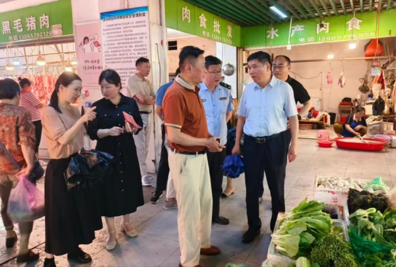 区人大开展食品安全“一法一条例”贯彻实施情况执法调研